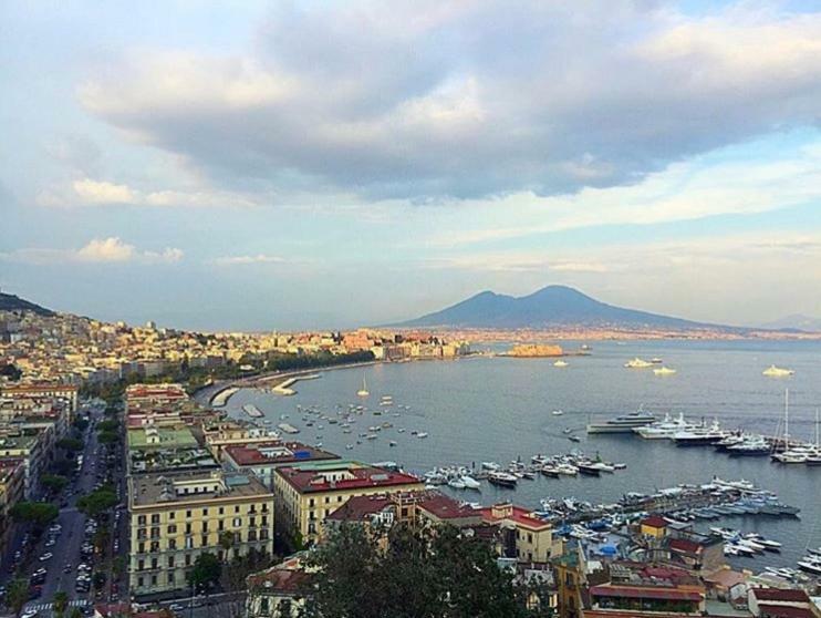 Апартаменты A Casa Di Peppe Неаполь Экстерьер фото
